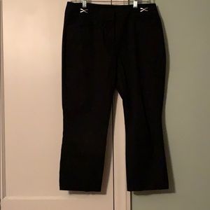 Cropped black dress pant